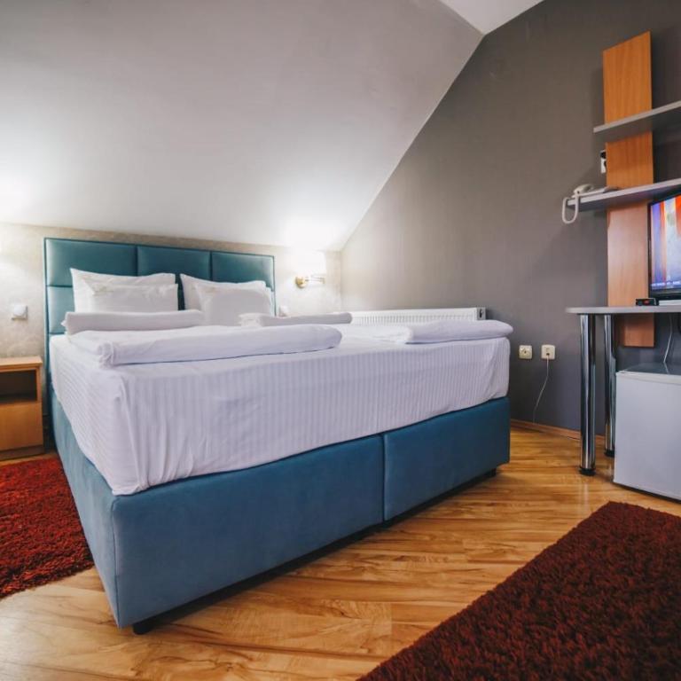Garni Hotel Radović - Double Room - 8