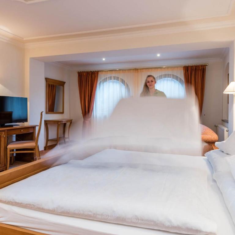 Romantik Hotel & Restaurant Stafler - Family Room (2 Adults + 2 Children max 14 years) - 1
