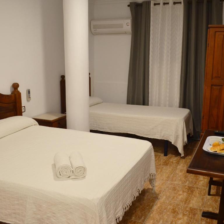 Hotel Manantiales - Habitación Doble con cama supletoria - 1 o 2 camas - 4