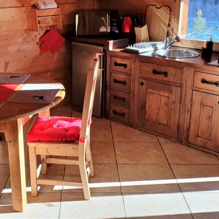 Bienvenue dans notre chalet! Appartement Les Sitelles - One-Bedroom Apartment - 6