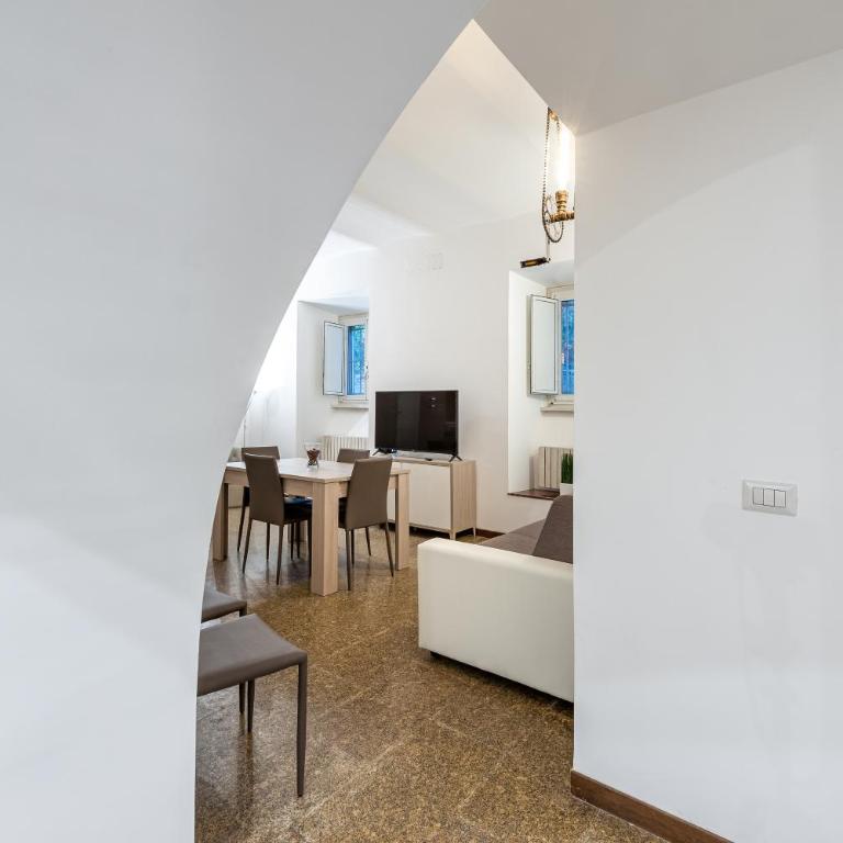 Tour de Rome - Two-Bedroom Apartment - 5