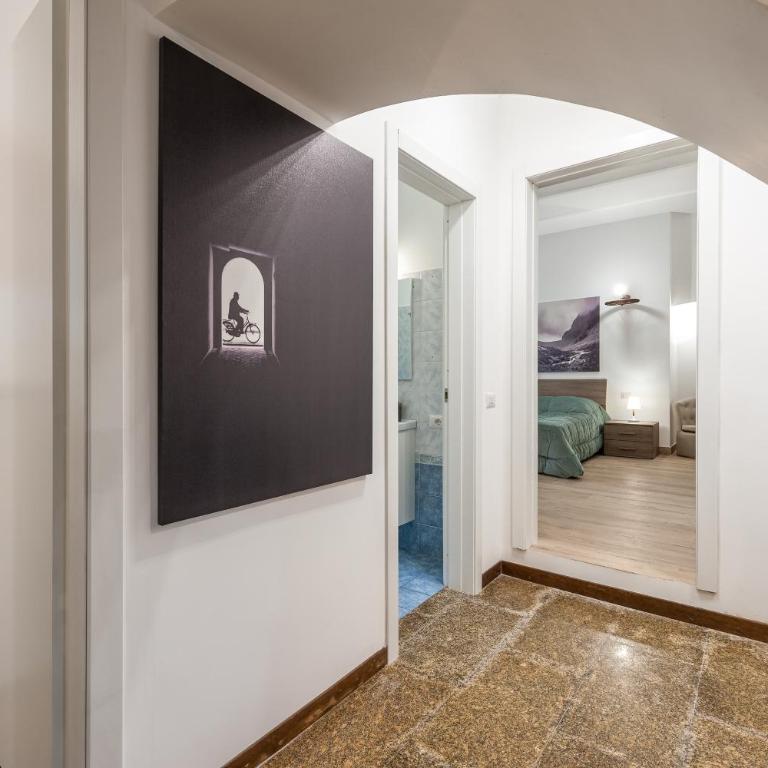 Tour de Rome - Two-Bedroom Apartment - 10