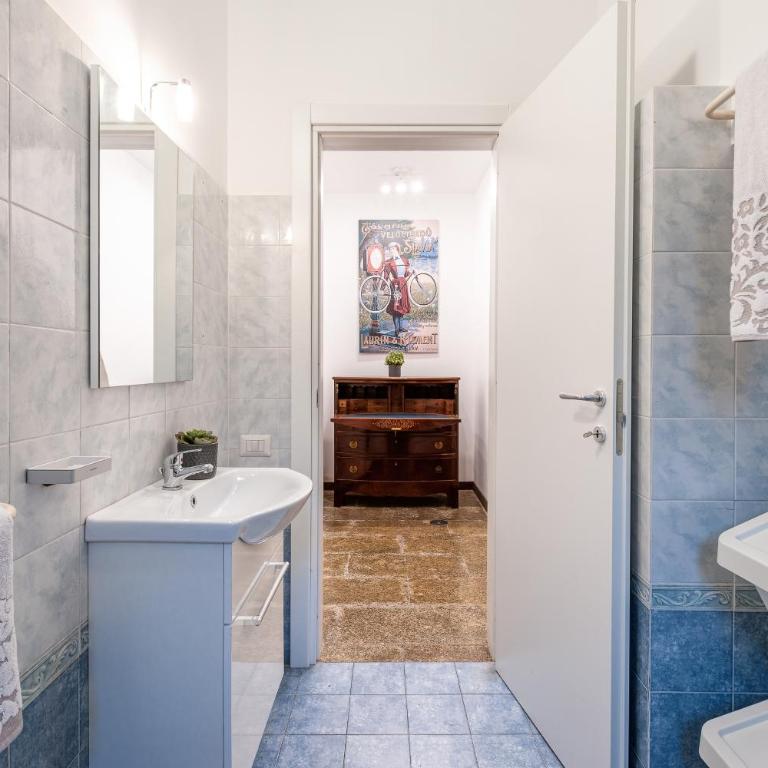 Tour de Rome - Two-Bedroom Apartment - 18