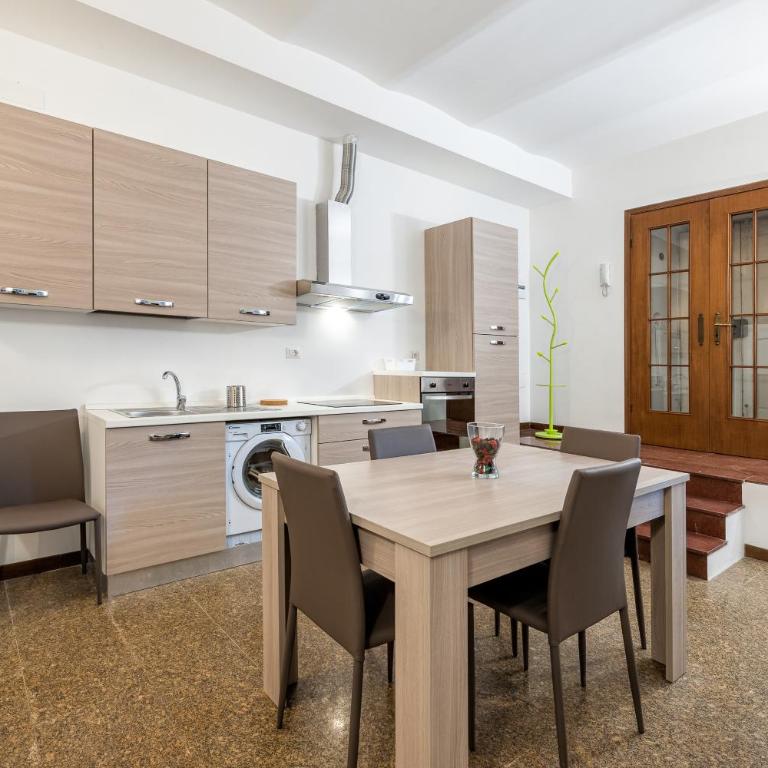 Tour de Rome - Two-Bedroom Apartment - 20