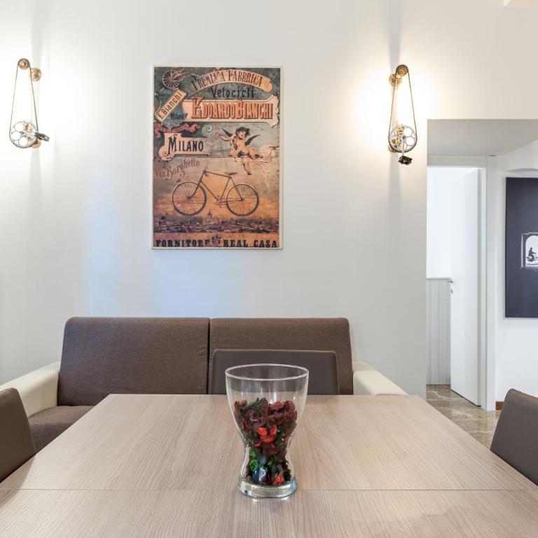 Tour de Rome - Two-Bedroom Apartment - 27