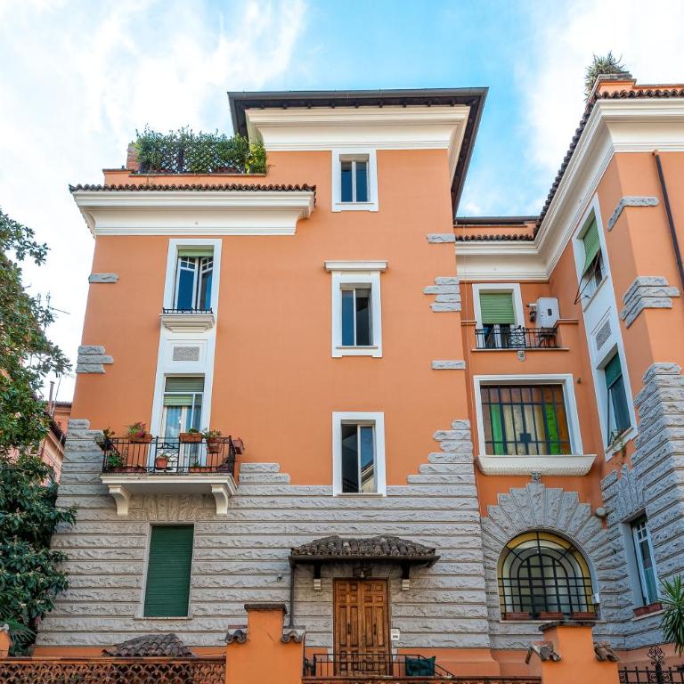 Tour de Rome - Two-Bedroom Apartment - 28