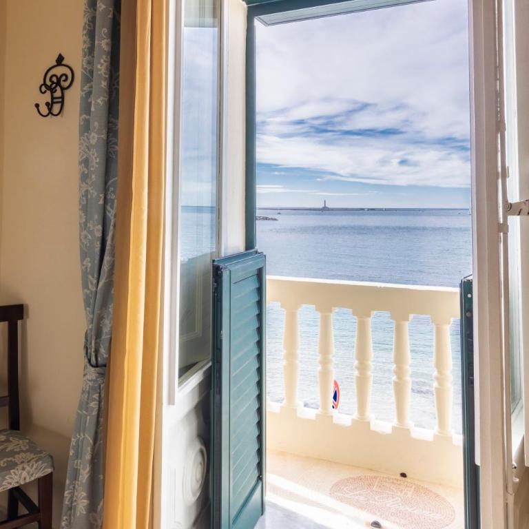 B&B La Riviera - Camera Matrimoniale Deluxe con Balcone e Vista Mare - 3