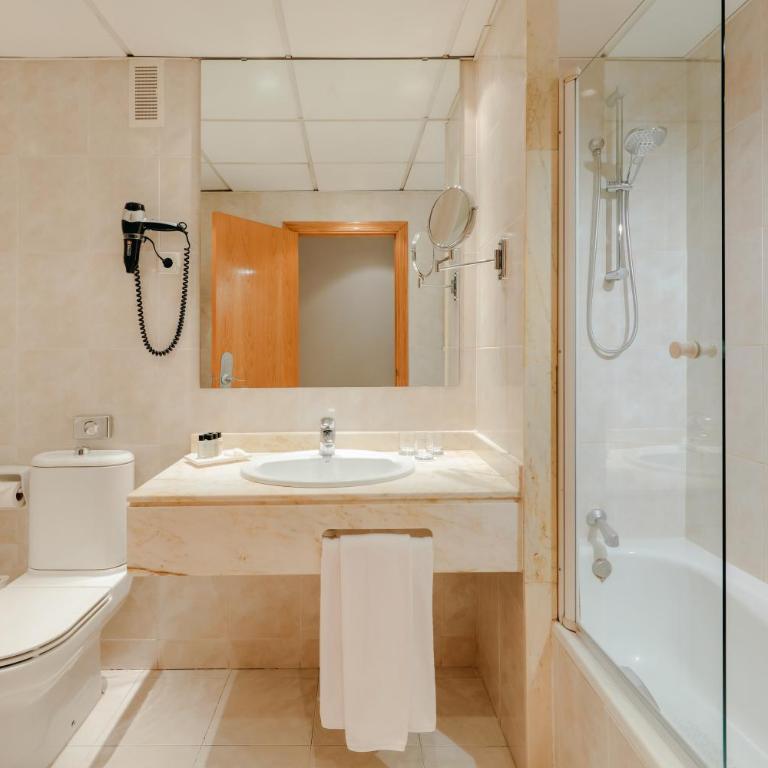 Hesperia Zaragoza Centro - Triple Room - 4