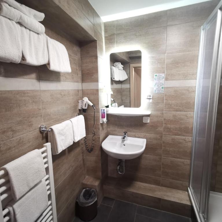 City House Alpeneck - Familienzimmer mit Dusche - 3