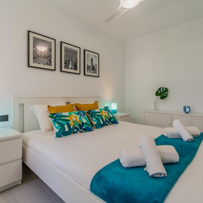 Renteando Albir Apartments - One-Bedroom Apartment with Pool View - 15