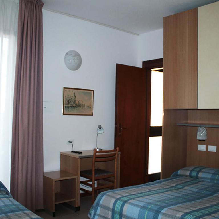 Hotel Ondina - Camera Tripla con Balcone - 4
