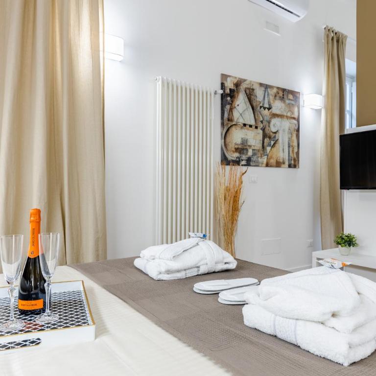 Residenze Chamur Modern & Comfortable Apartments in Palermo - Suite with Balcony - 8