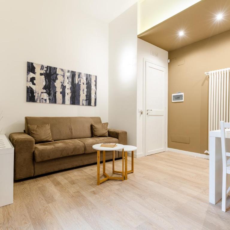Residenze Chamur Modern & Comfortable Apartments in Palermo - Suite with Balcony - 4