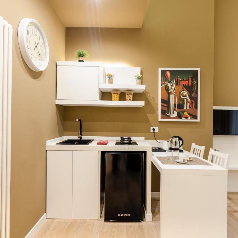 Residenze Chamur Modern & Comfortable Apartments in Palermo - Suite with Balcony - 5