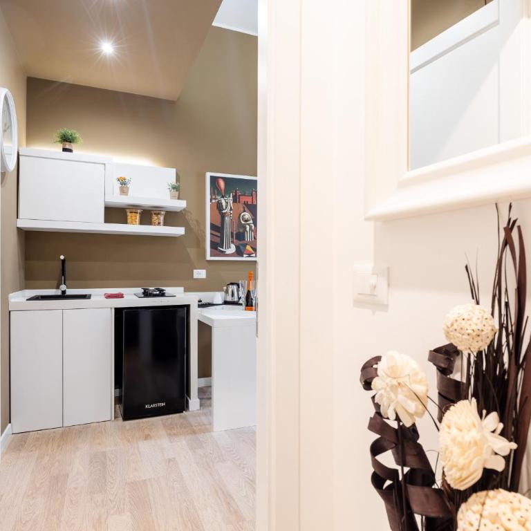 Residenze Chamur Modern & Comfortable Apartments in Palermo - Suite with Balcony - 12