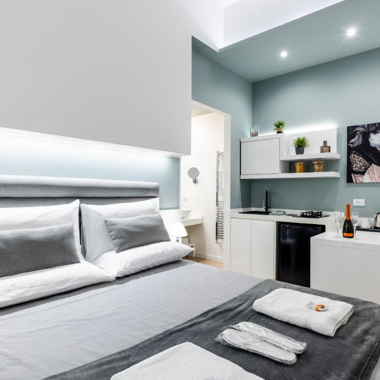 Residenze Chamur Modern & Comfortable Apartments in Palermo - Double Room with Balcony - 11