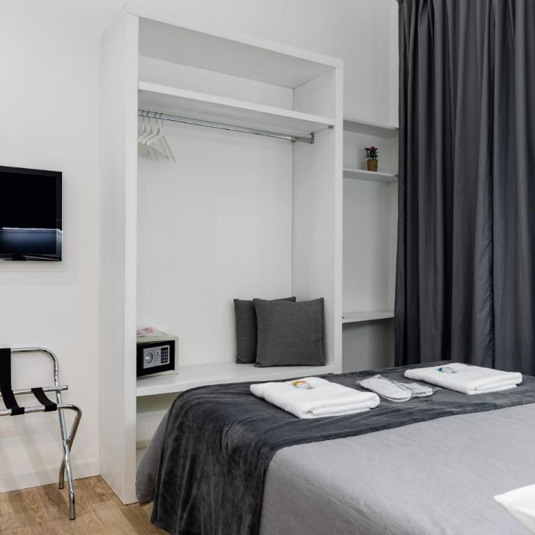 Residenze Chamur Modern & Comfortable Apartments in Palermo - Double Room with Balcony - 13