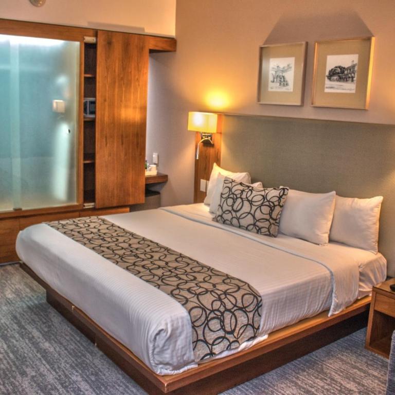Casa Inn Premium Hotel Queretaro - Superior King Room - 3