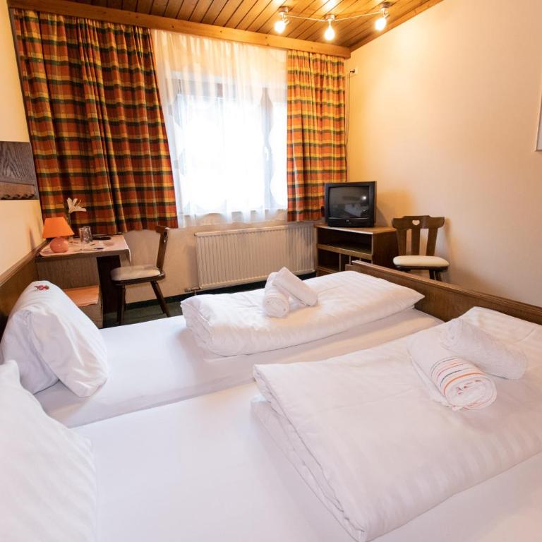 Hotel Vanda - Economy Dreibettzimmer - 5