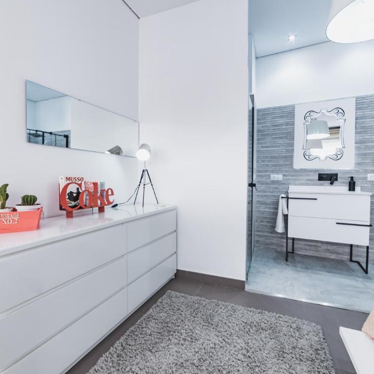 Beach & Urban Attic - Two-Bedroom Attic with Terrace - 27