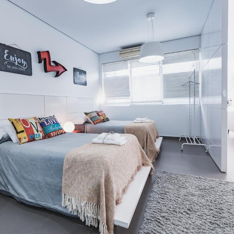Beach & Urban Attic - Two-Bedroom Attic with Terrace - 34