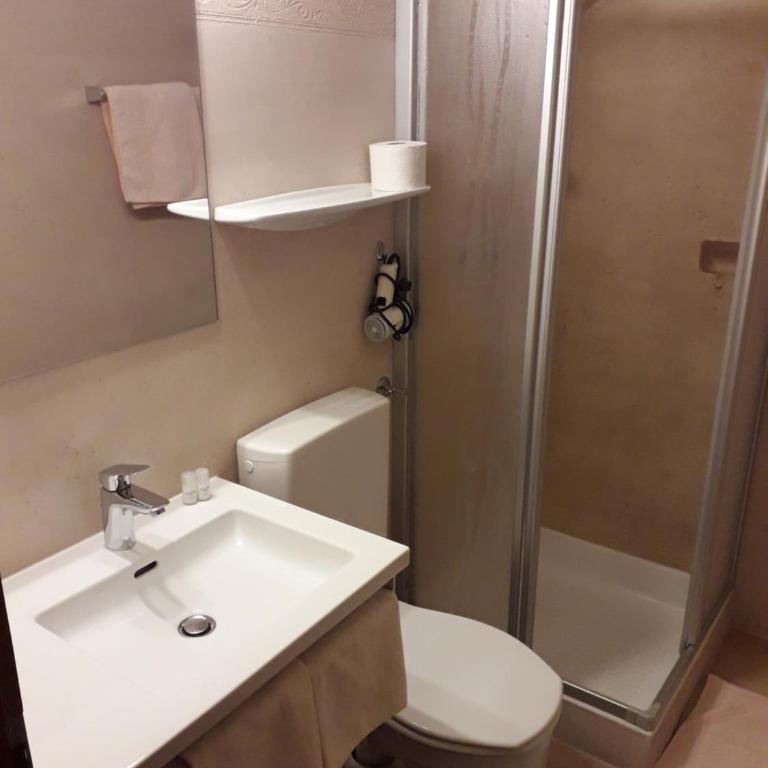Gasthof Riederhof - Doppelzimmer mit Dusche - 1