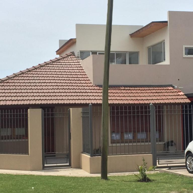 Cálida y hermosa casa - Two-Bedroom House - 2