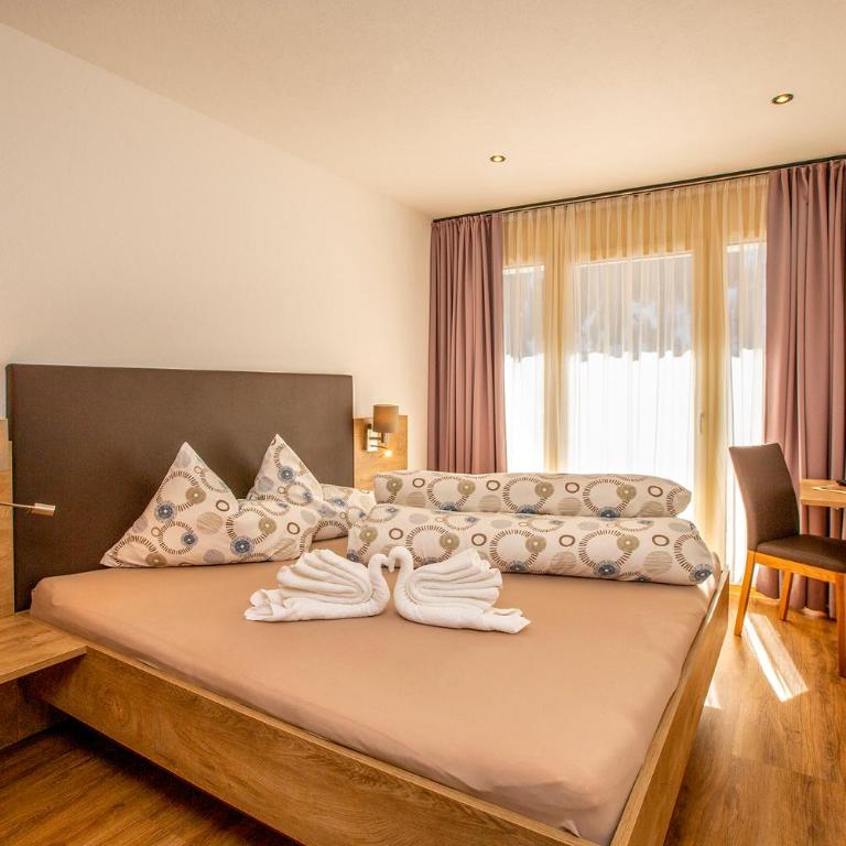 Landhaus Paradies Samnaun Spiss - Deluxe Doppelzimmer mit Balkon - 2