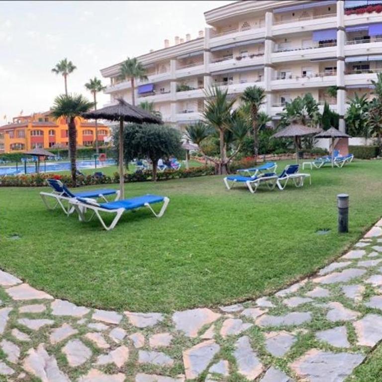 The Famous Home - Apartamento con vistas a la piscina - 18