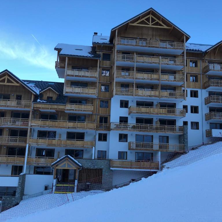 *NEW* Bellevue D’Oz Ski In Ski Out Luxury Apartment (8-10 Guests) - Appartement - 1