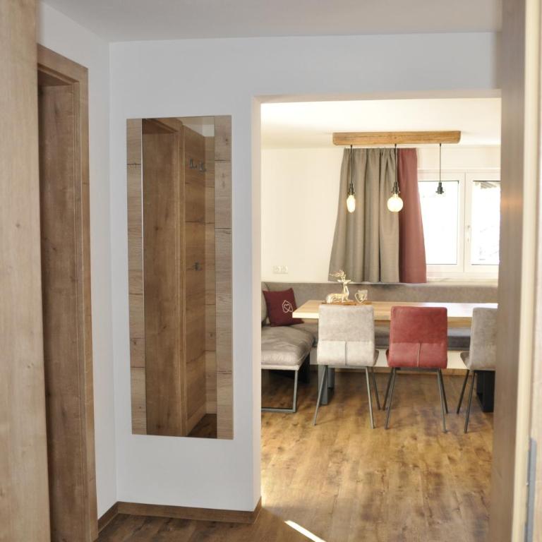 Herzis Appartements - Apartment mit 2 Schlafzimmern - 4