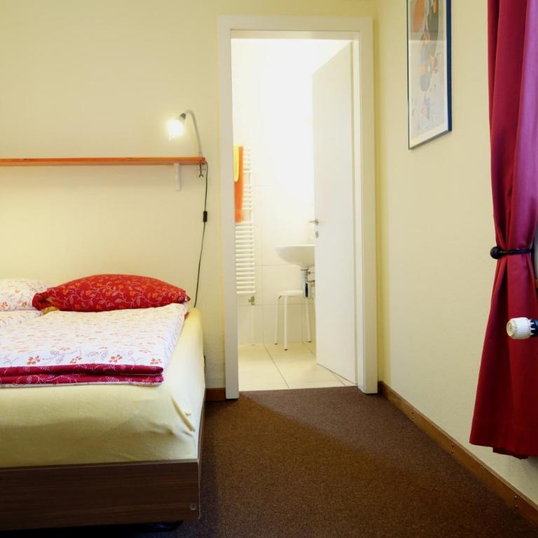 ARNOLDS Bed & Breakfast - Standard Double Room - 3