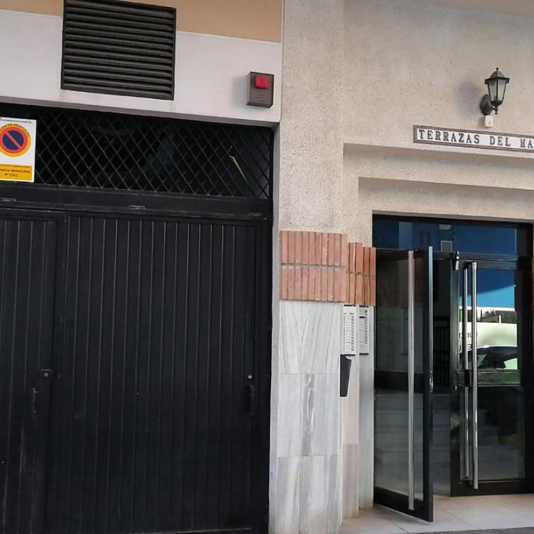 At the center & very close to the Paseo beach, with double garage, renovated and fully equipped apartment - Apartamento de 3 dormitorios - 54