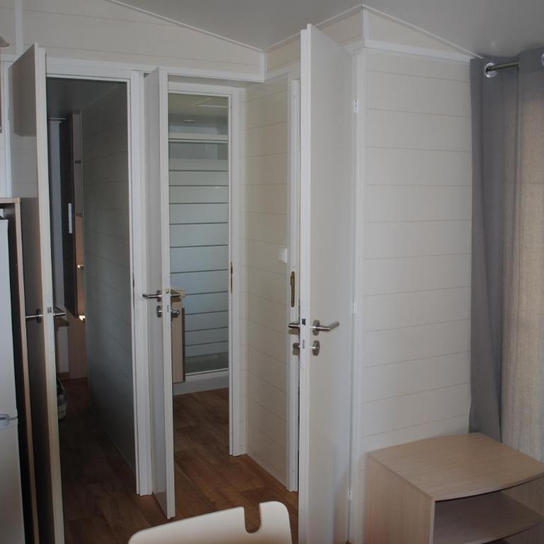 Camping Lou Cabasson - Mobile Home 3 Chambres (6-8 Adultes) - 2