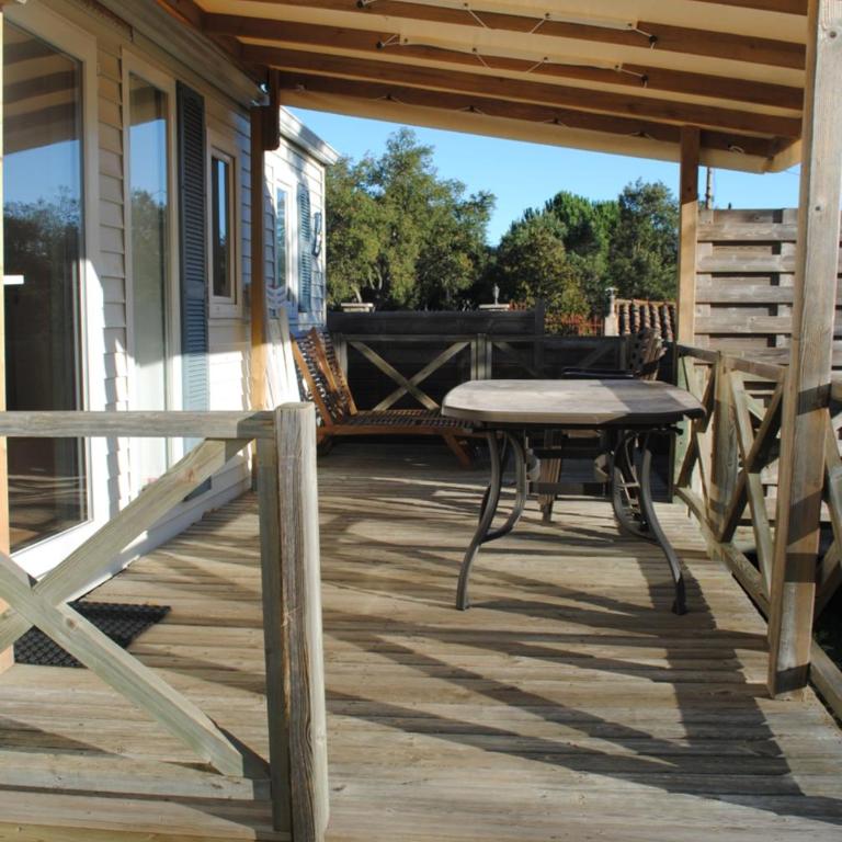 Camping Lou Cabasson - Mobile Home 3 Chambres Supérieur avec Spa (6-8 Adultes) - 4