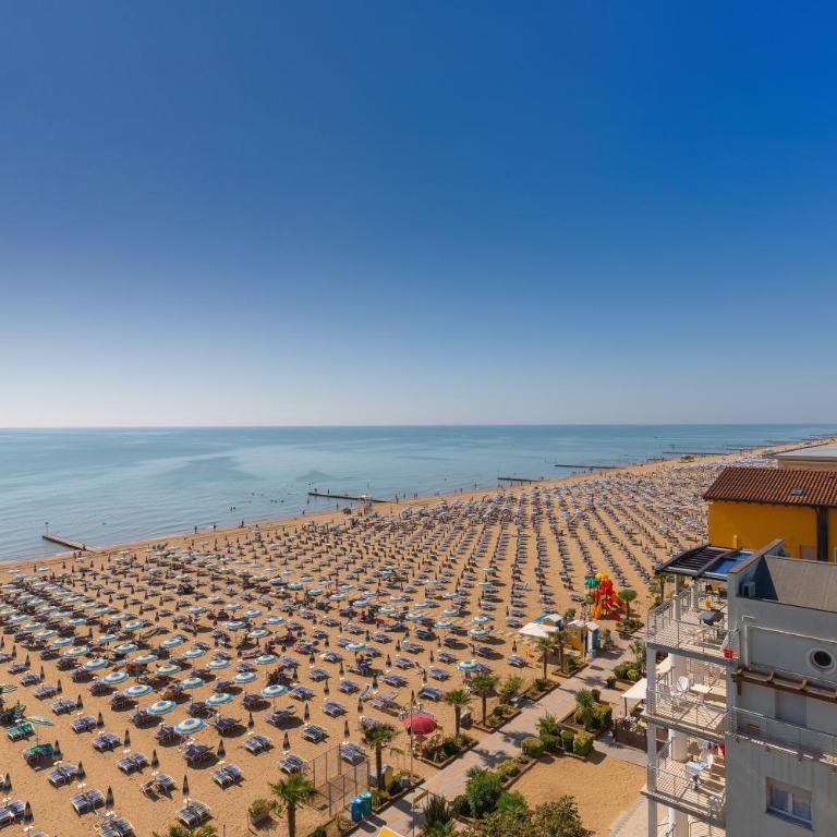 Hotel Napoleon - Suite con Terrazza e Vista Mare Parziale (2 Adulti) - 1
