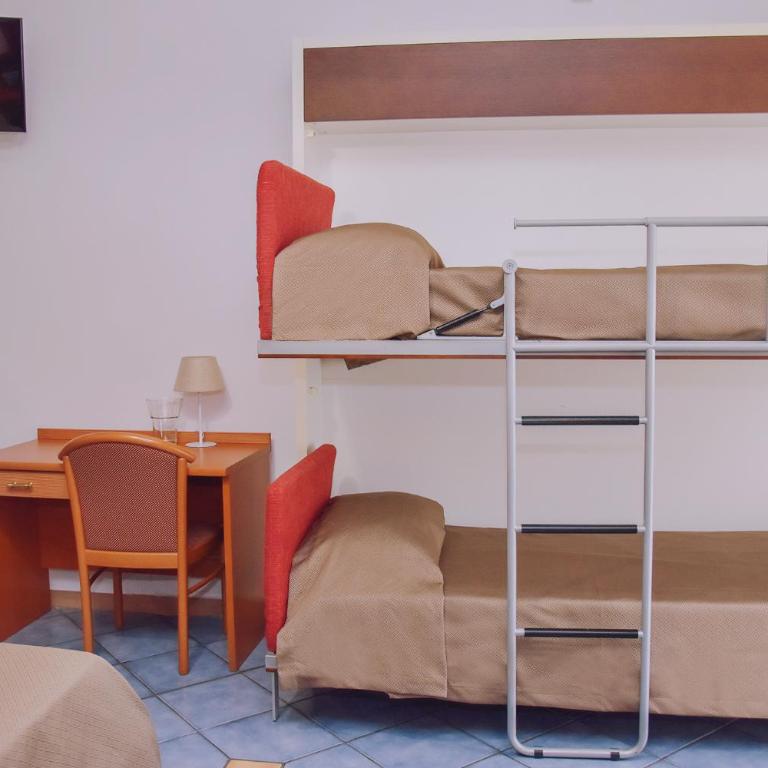 Hotel Piccolo Sogno - Camera Tripla con Bagno Privato - 19