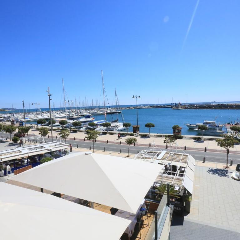 Apartamentos La Torre - Apartamento Deluxe de 1 dormitorio con vistas al mar - 2