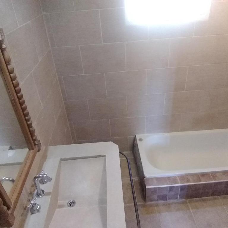Casa a 3 cuadras de la playa - Three-Bedroom House - 2