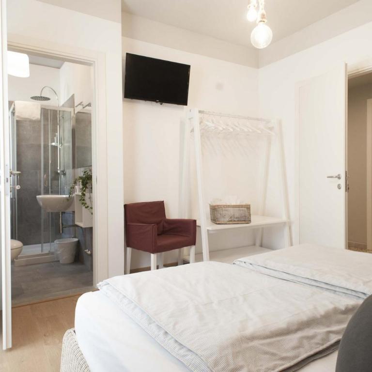Sleep In Udine - Chambre Double avec Salle de Bains Privative - 5