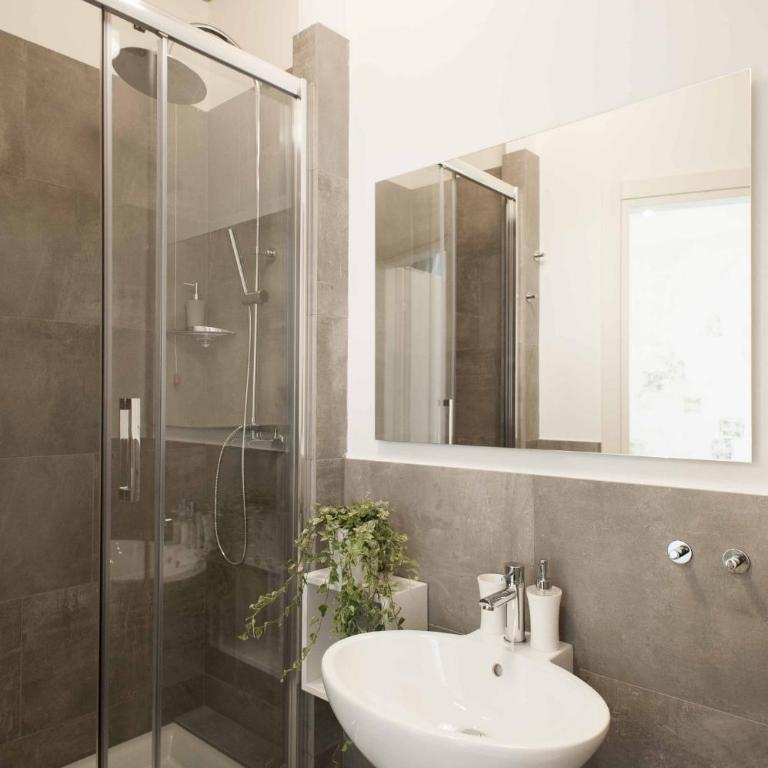 Sleep In Udine - Chambre Double avec Salle de Bains Privative - 11