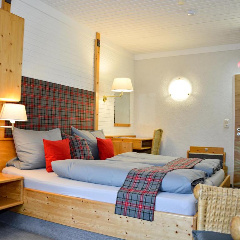 Hotel Waldblick - Doppelzimmer mit Balkon - 2
