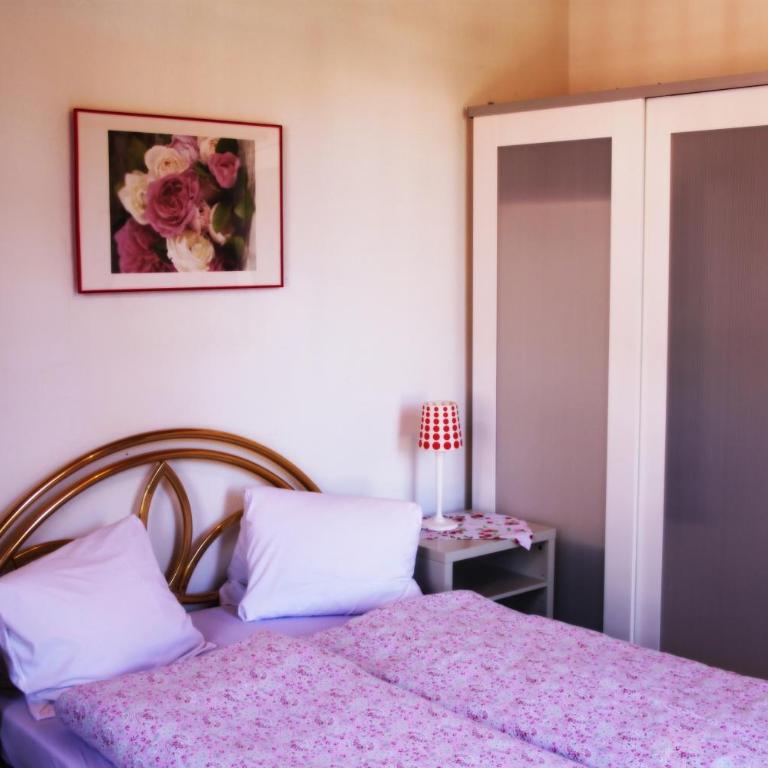 BasicRooms Hotel - Habitación Doble con baño compartido - 2 camas - 5
