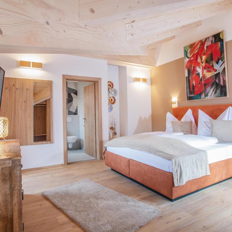 Gasthof Dorfwirt Sandgruber Ges.m.b.H - Großes Doppelzimmer - 1