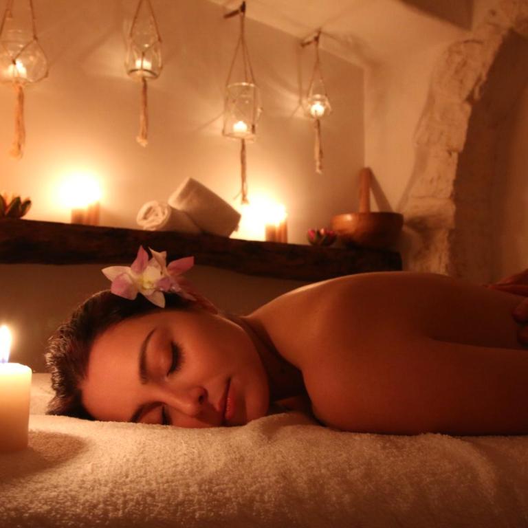 Trulli Holiday Deluxe & Wellness - Suite con Vasca Idromassaggio - 17