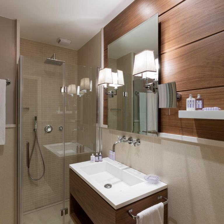 Hotel Lungomare - Classic Double Room with Partial Sea View - 2