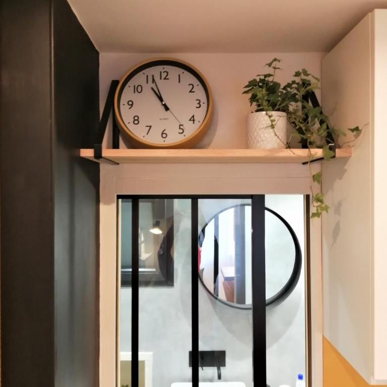 Le Petit Studio - 15 m2 - Centre Ville - Sorgue à 50 m - Estudio Superior - 13