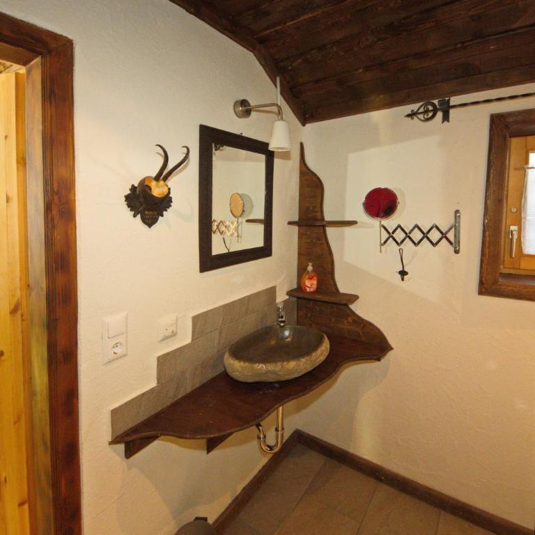 Falkert-Hütte „Beim Almöhi" - Chalet mit Bad - 13