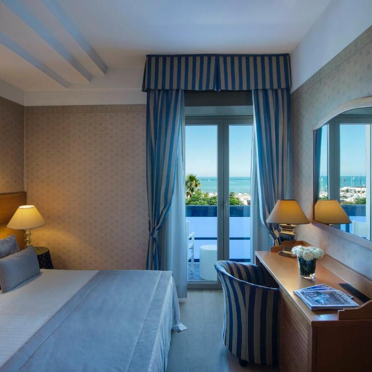 Hotel Lungomare - Prestige Double Room with Front Sea View - 2
