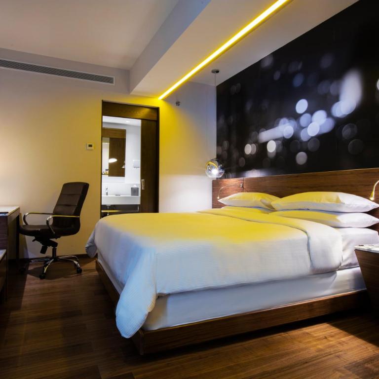 Krystal Urban Guadalajara - Habitación Estándar - Cama extragrande - 2